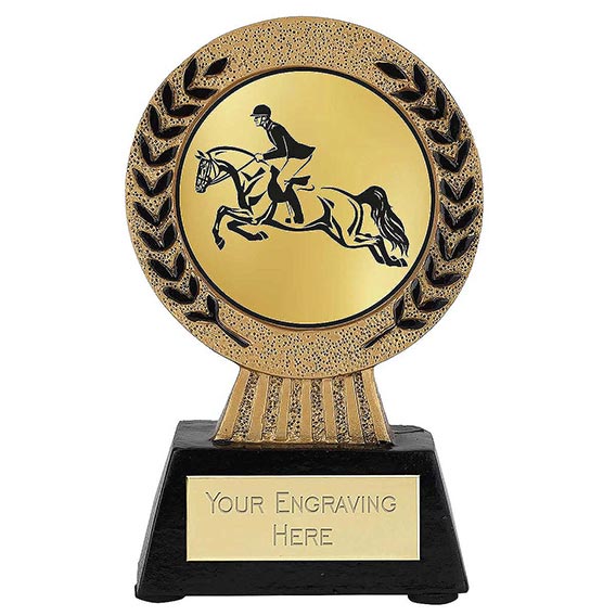 Gold Laurel Hero Showjumping Male 115mm